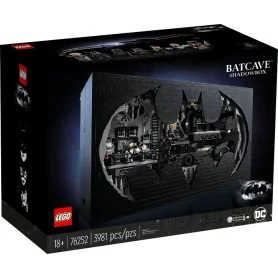 LEGO 76252 Batcave –  Shadow Box